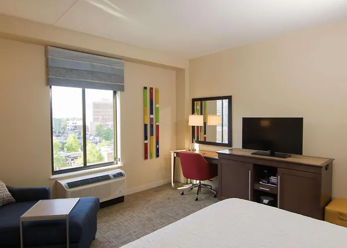 Hampton Inn & Suites Tulsa Downtown, Ok Hotel