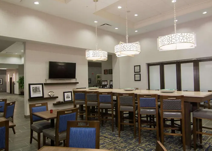 Hampton Inn & Suites Tulsa Downtown, Ok Hotel