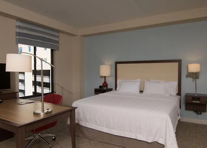 Hampton Inn & Suites Tulsa Downtown, Ok 3*