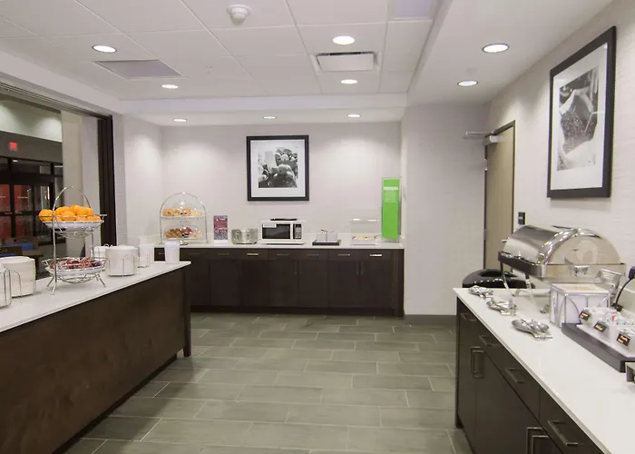 Hampton Inn & Suites Tulsa Downtown, Ok 3*